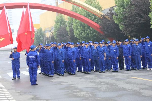 衛輝市第一支企業民兵連成立！